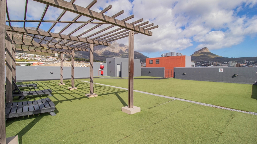 1 Bedroom Property for Sale in Zonnebloem Western Cape